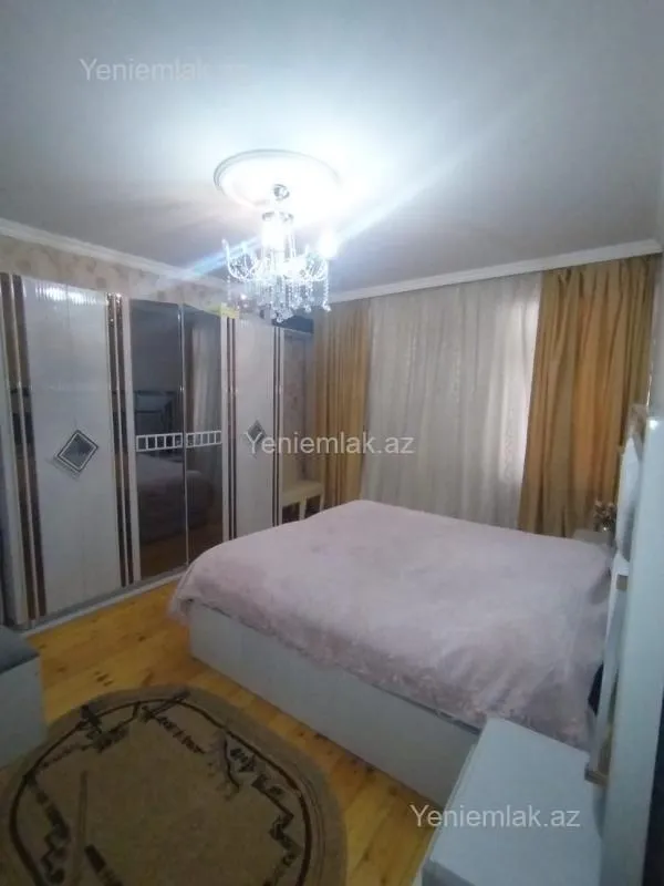 Satılır 5 otaqlı həyət evi 200 m²