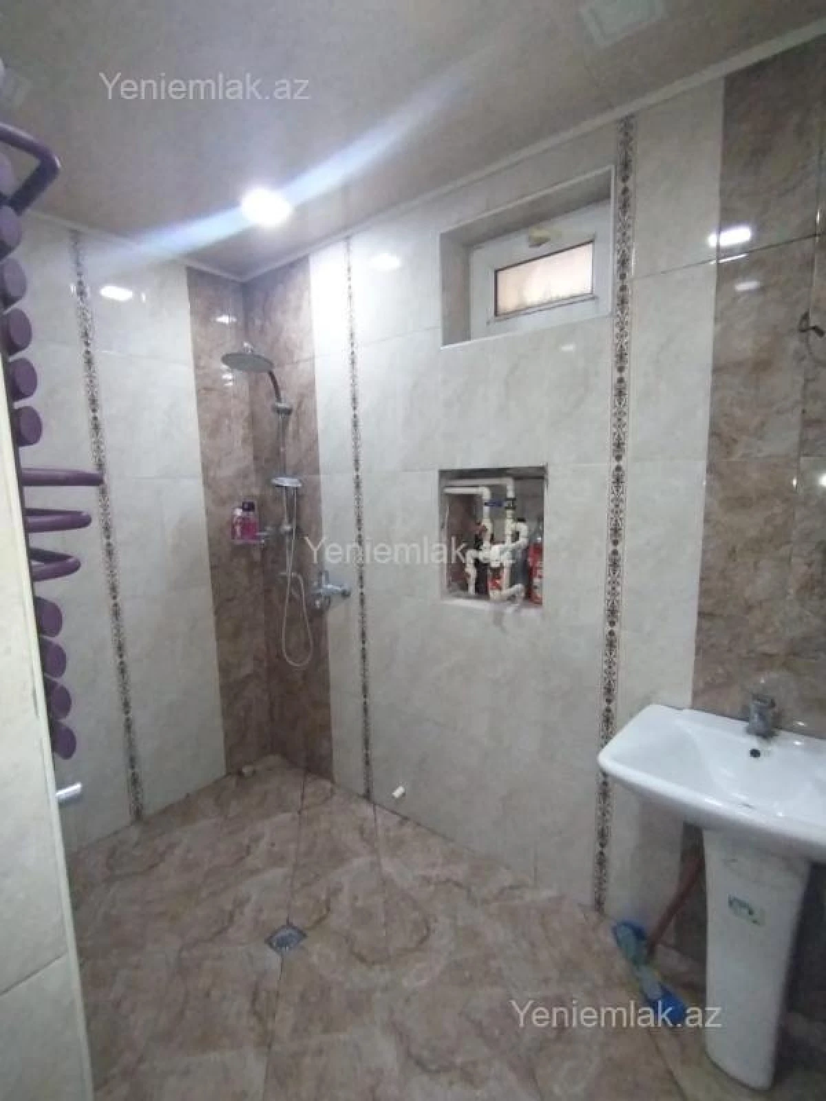 Satılır 5 otaqlı həyət evi 200 m²