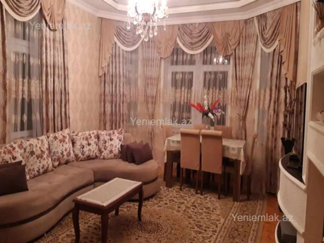 Satılır 5 otaqlı həyət evi 177 m²