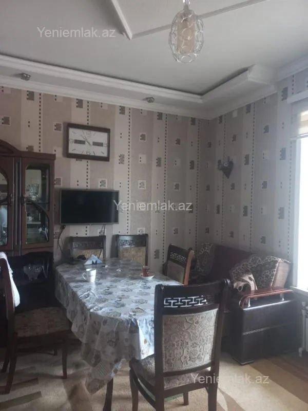 Satılır 5 otaqlı həyət evi 177 m²