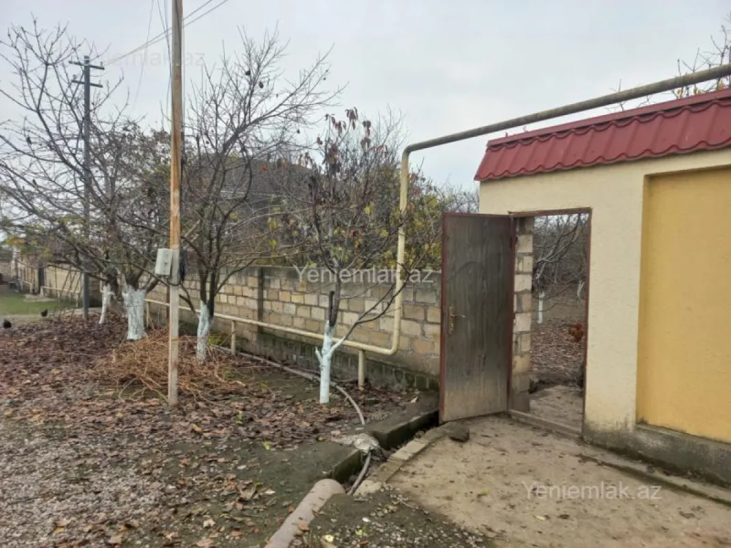 Satılır 5 otaqlı həyət evi 177 m²