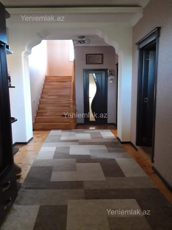 Satılır 5 otaqlı həyət evi 177 m²