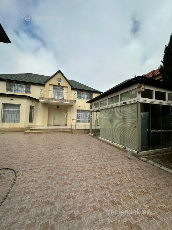 Satılır 4 otaqlı həyət evi 220 m²