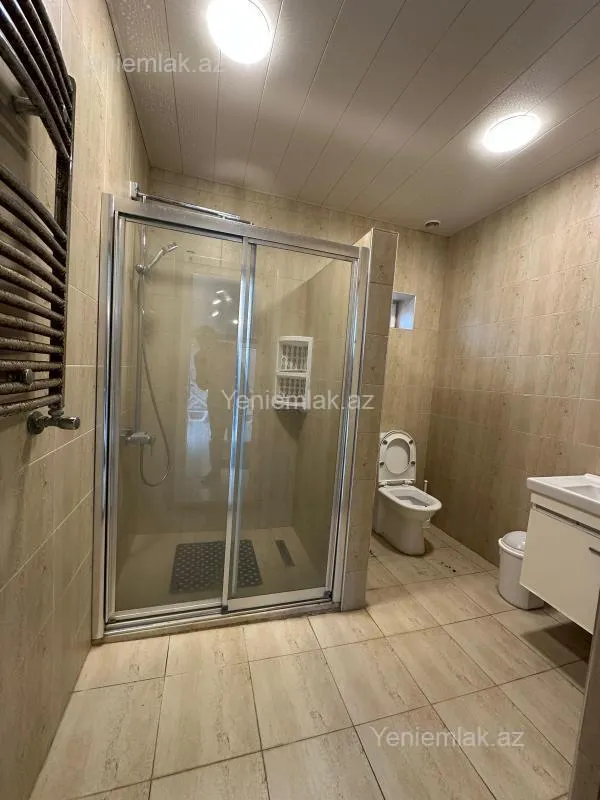 Satılır 4 otaqlı həyət evi 220 m²