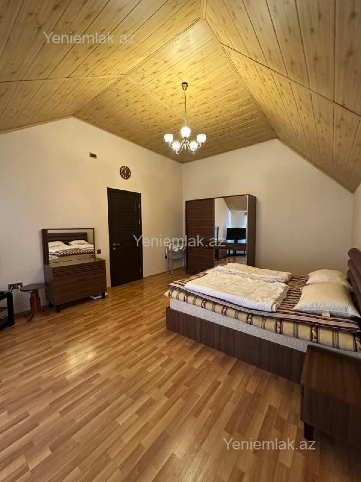 Satılır 4 otaqlı həyət evi 220 m²