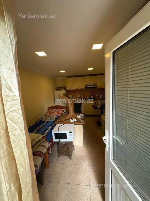 Satılır 4 otaqlı həyət evi 220 m²