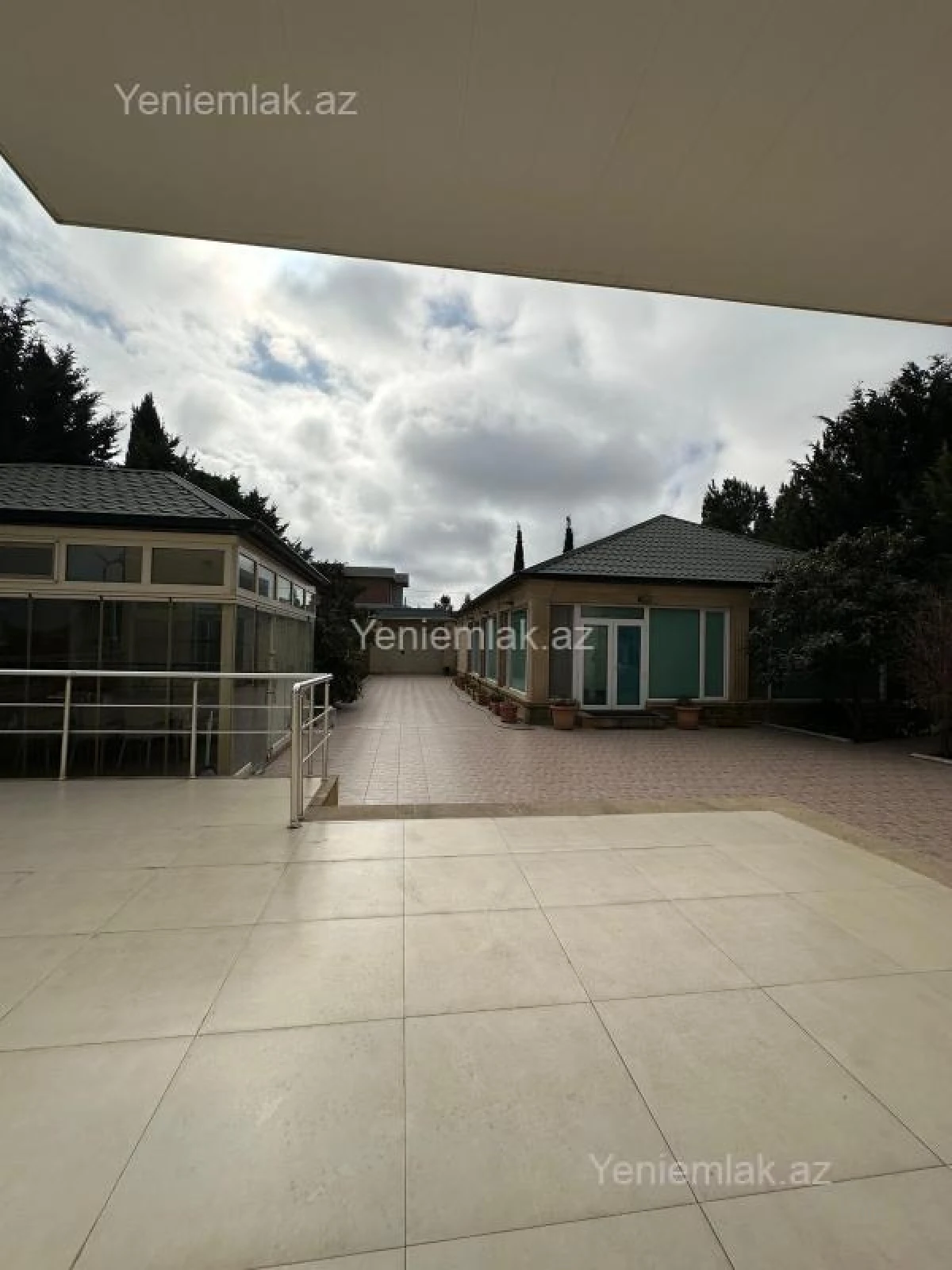 Satılır 4 otaqlı həyət evi 220 m²