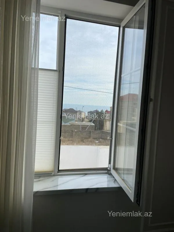 Satılır 3 otaqlı həyət evi 200 m²