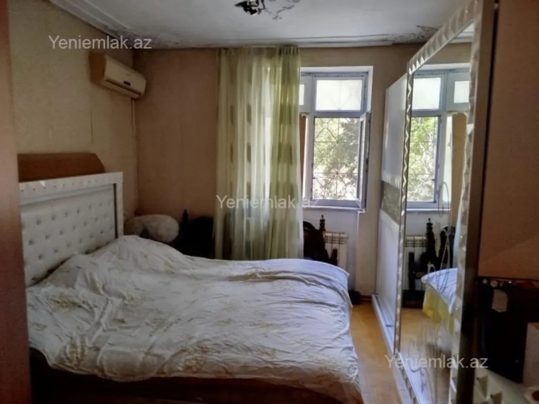 Satılır 2 otaqlı köhnə tikili 52 m²