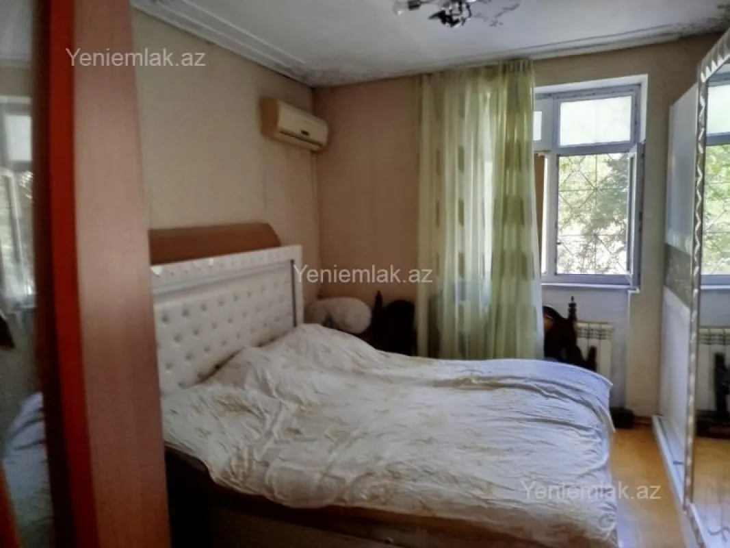 Satılır 2 otaqlı köhnə tikili 52 m²