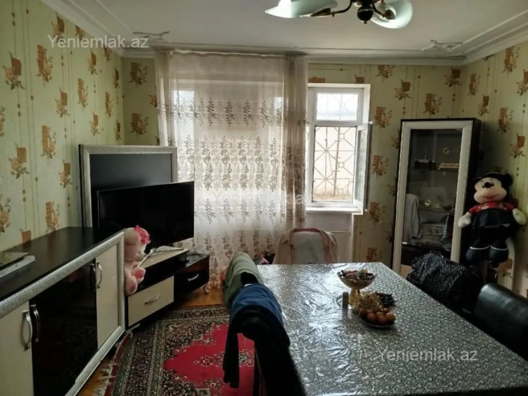 Satılır 2 otaqlı köhnə tikili 52 m²