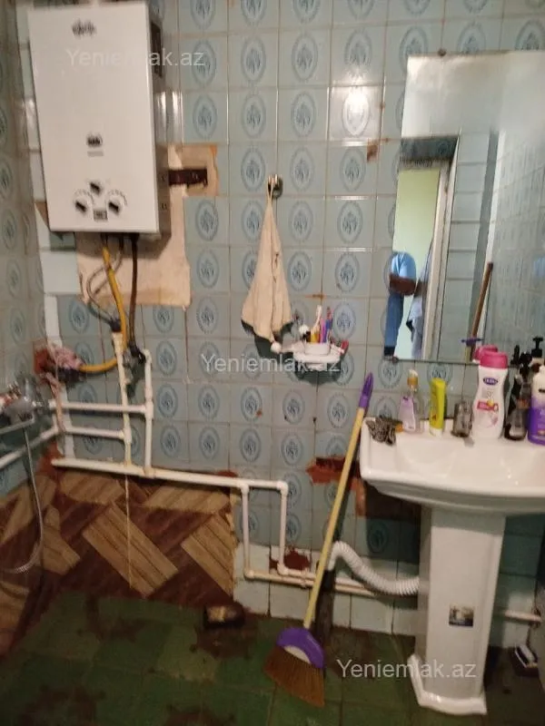 Satılır 2 otaqlı köhnə tikili 52 m²