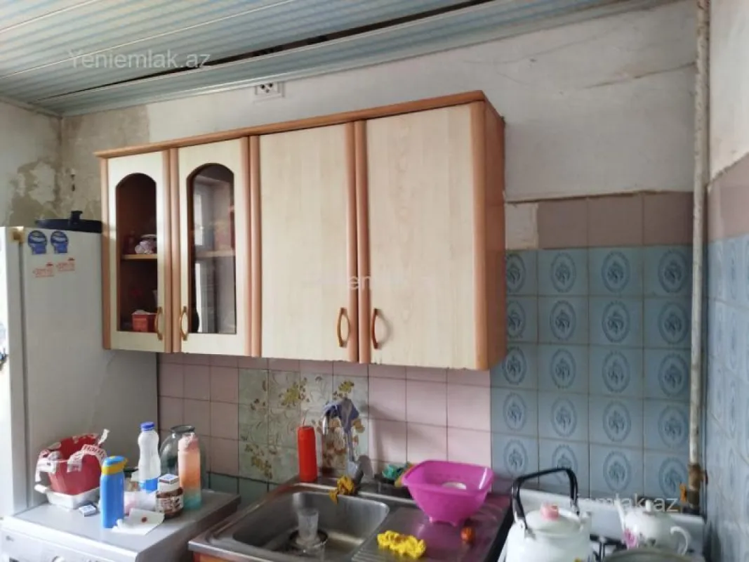 Satılır 2 otaqlı köhnə tikili 52 m²