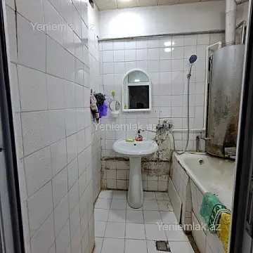Satılır 3 otaqlı köhnə tikili 70 m²