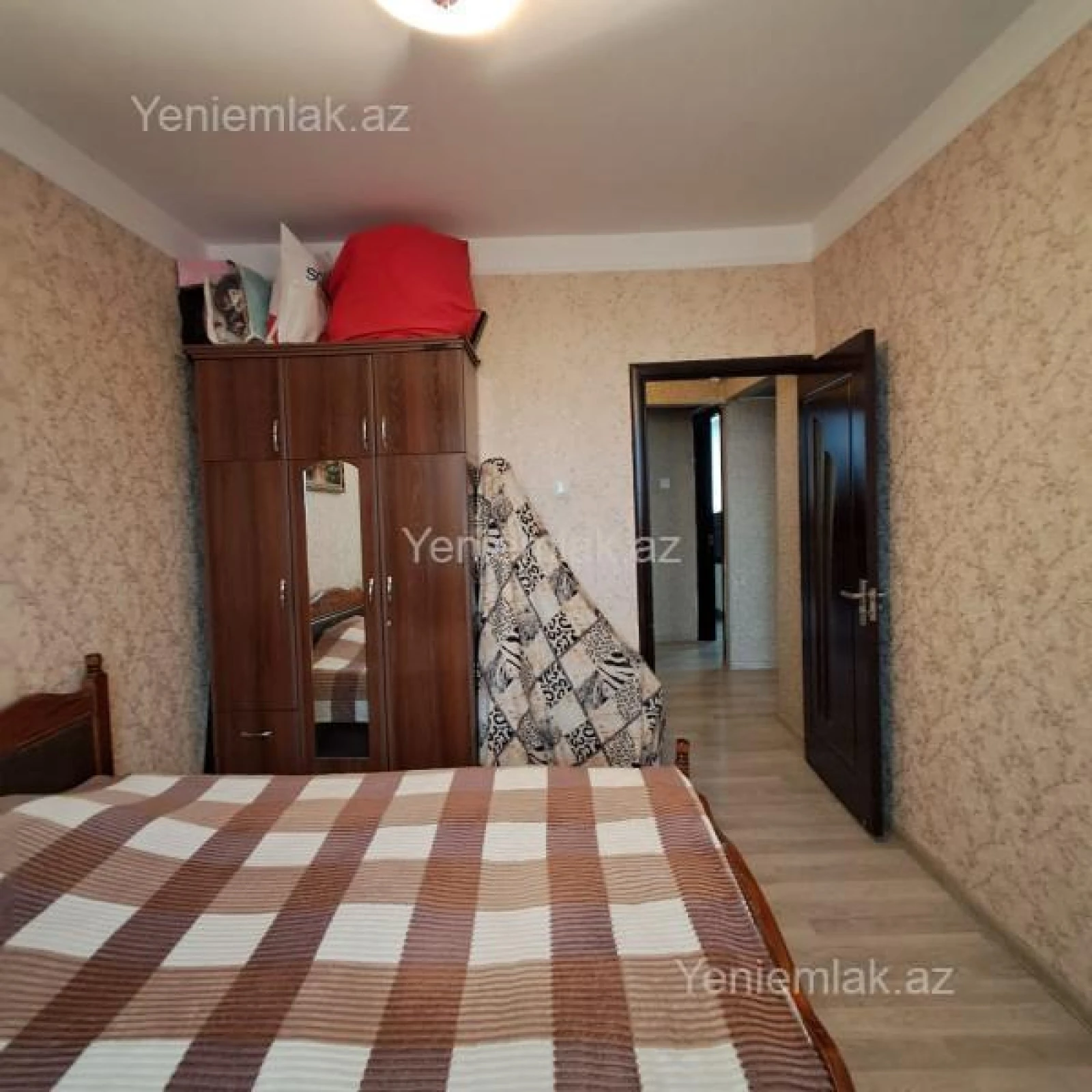 Satılır 3 otaqlı köhnə tikili 70 m²