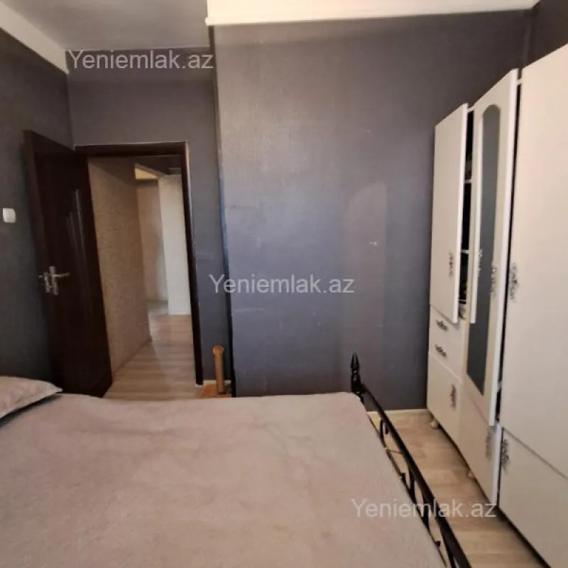 Satılır 3 otaqlı köhnə tikili 70 m²