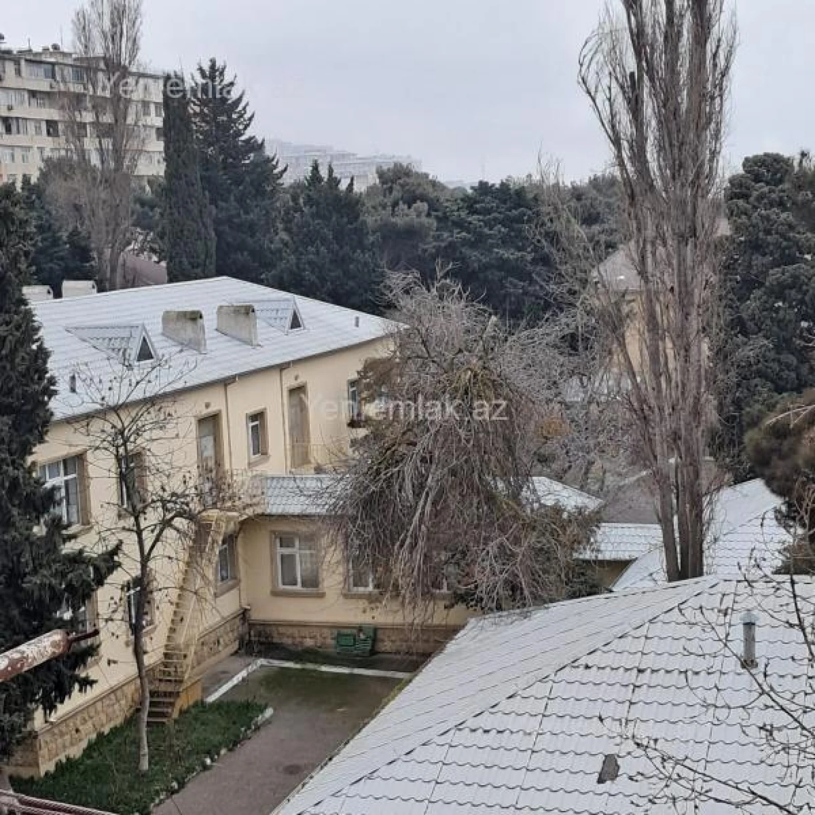 Satılır 3 otaqlı köhnə tikili 70 m²