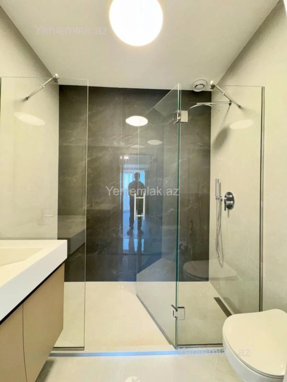 Satılır 3 otaqlı yeni tikili 127.5 m²