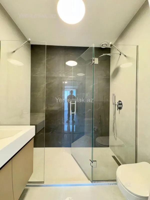 Satılır 3 otaqlı yeni tikili 127.5 m²