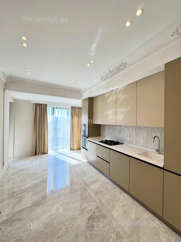 Satılır 3 otaqlı yeni tikili 127.5 m²