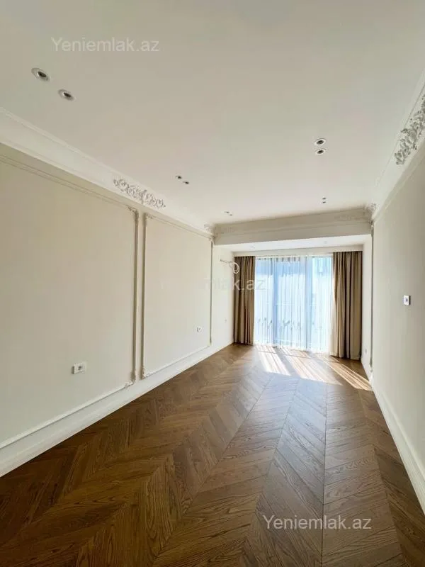 Satılır 3 otaqlı yeni tikili 127.5 m²