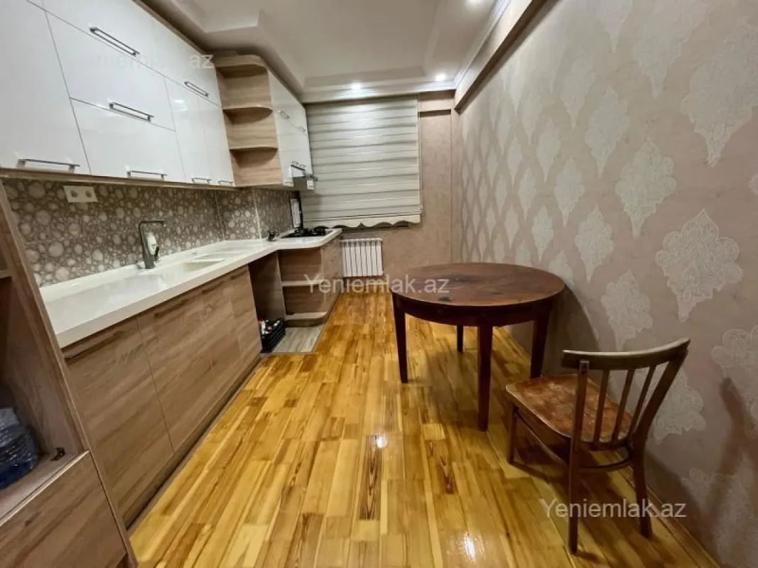 Satılır 3 otaqlı yeni tikili 120 m²