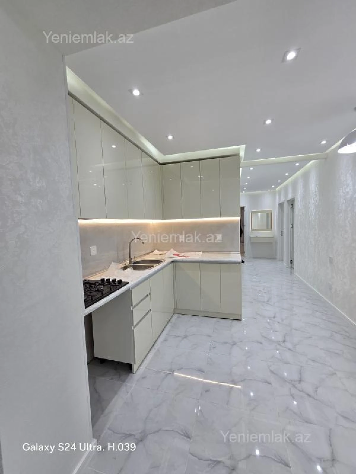 Satılır 3 otaqlı köhnə tikili 72 m²