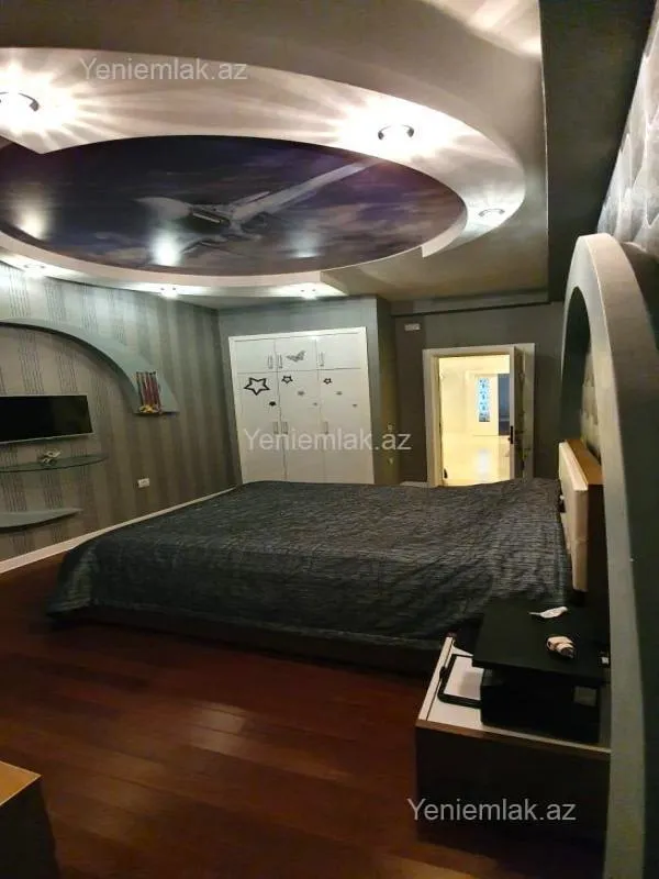 Satılır 4 otaqlı yeni tikili 190 m²