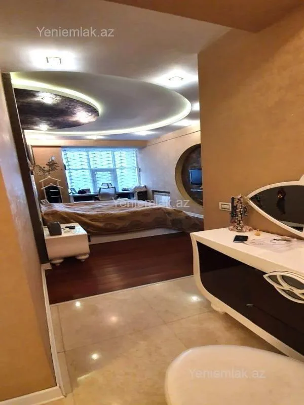 Satılır 4 otaqlı yeni tikili 190 m²