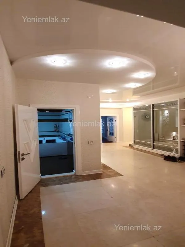 Satılır 4 otaqlı yeni tikili 190 m²