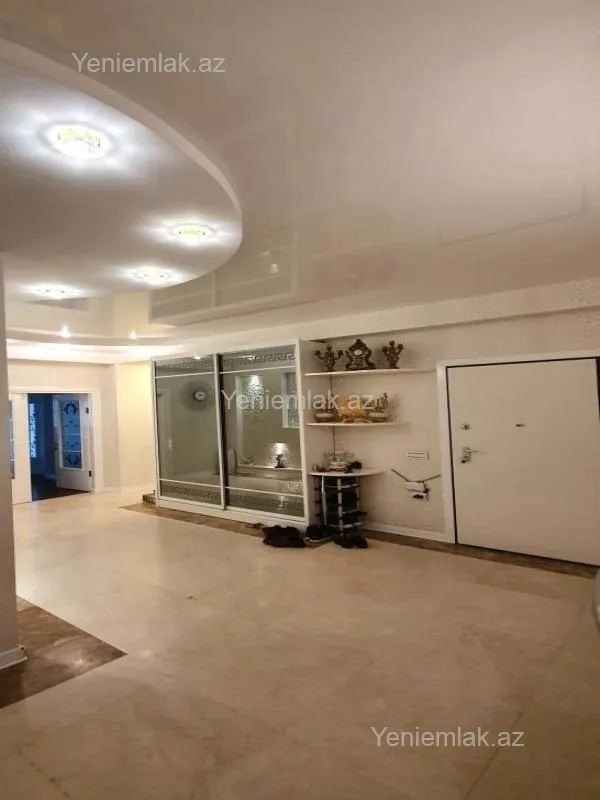 Satılır 4 otaqlı yeni tikili 190 m²