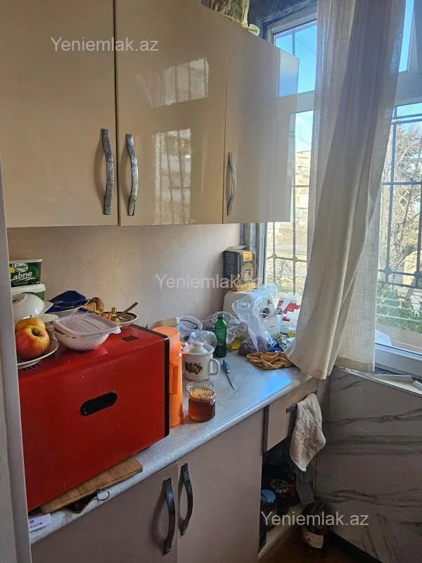 Satılır 2 otaqlı köhnə tikili 50 m²