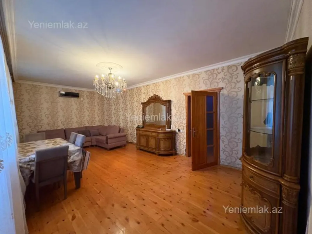 Satılır 5 otaqlı həyət evi 280 m²
