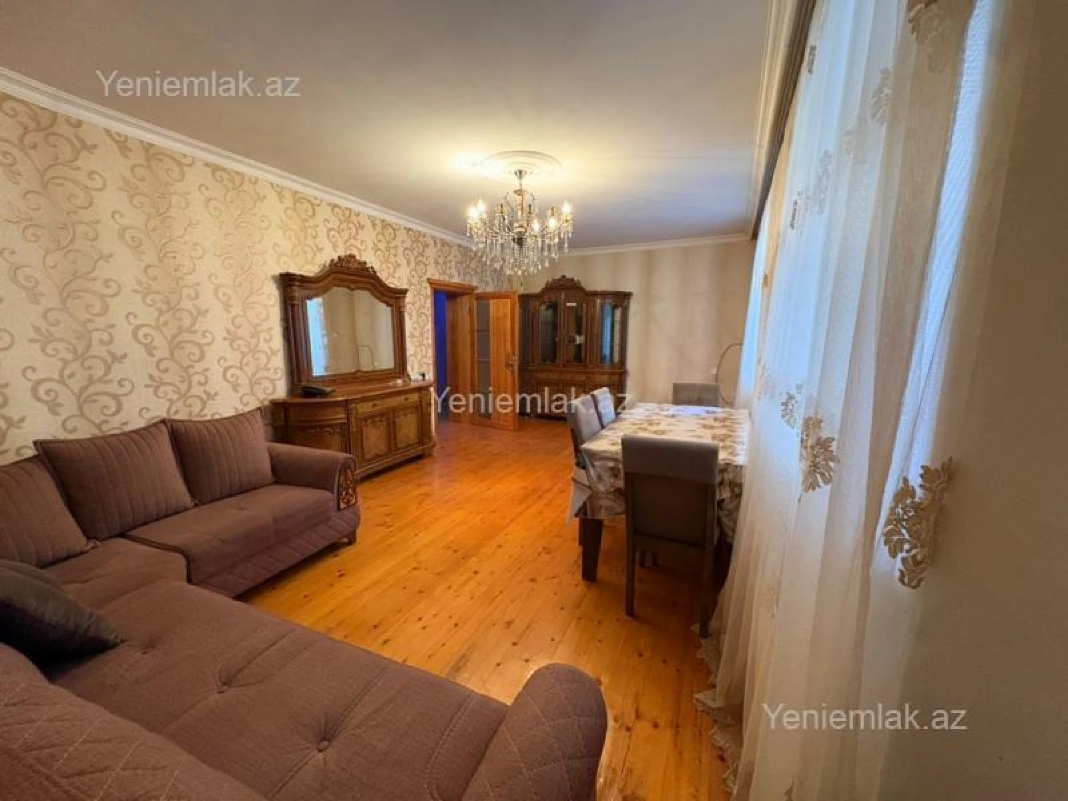 Satılır 5 otaqlı həyət evi 280 m²