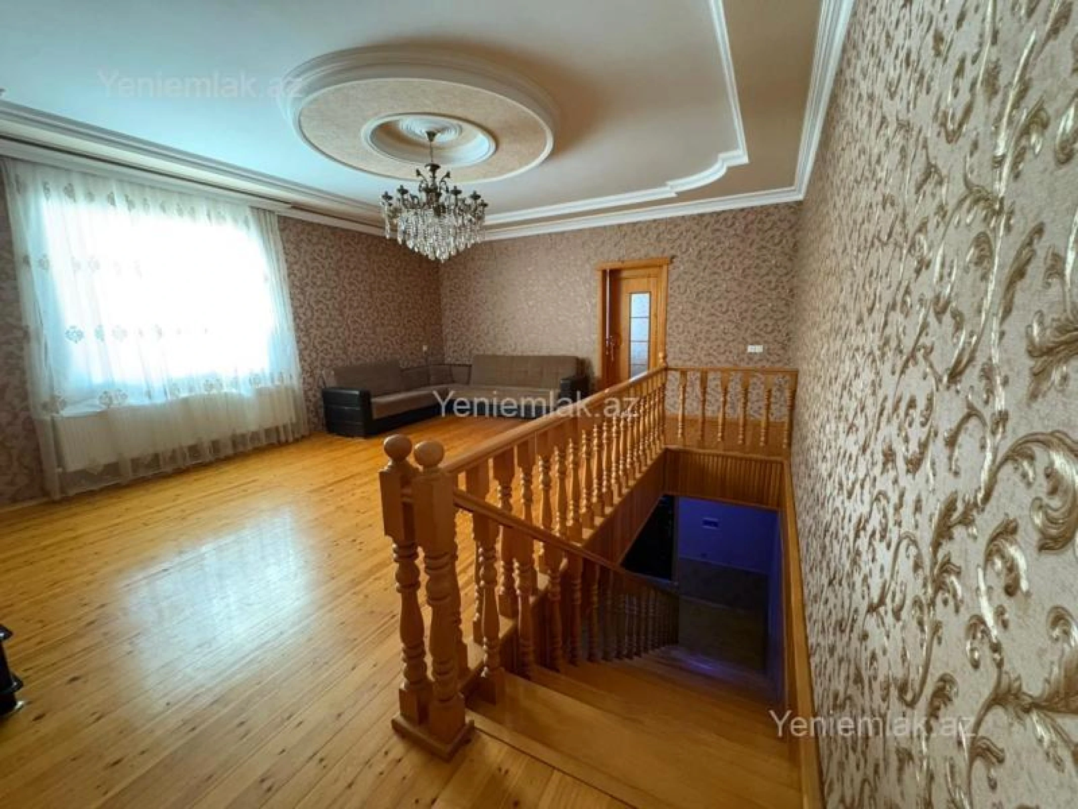 Satılır 5 otaqlı həyət evi 280 m²