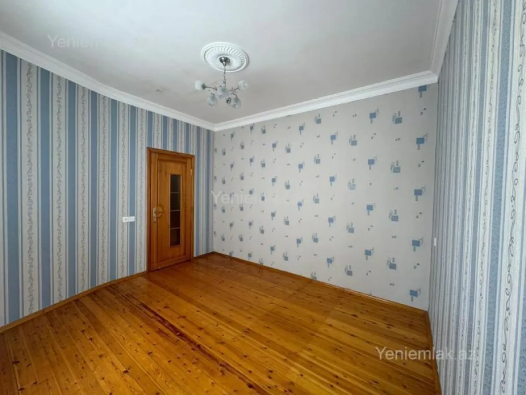 Satılır 5 otaqlı həyət evi 280 m²