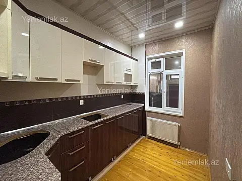 Satılır 5 otaqlı həyət evi 280 m²