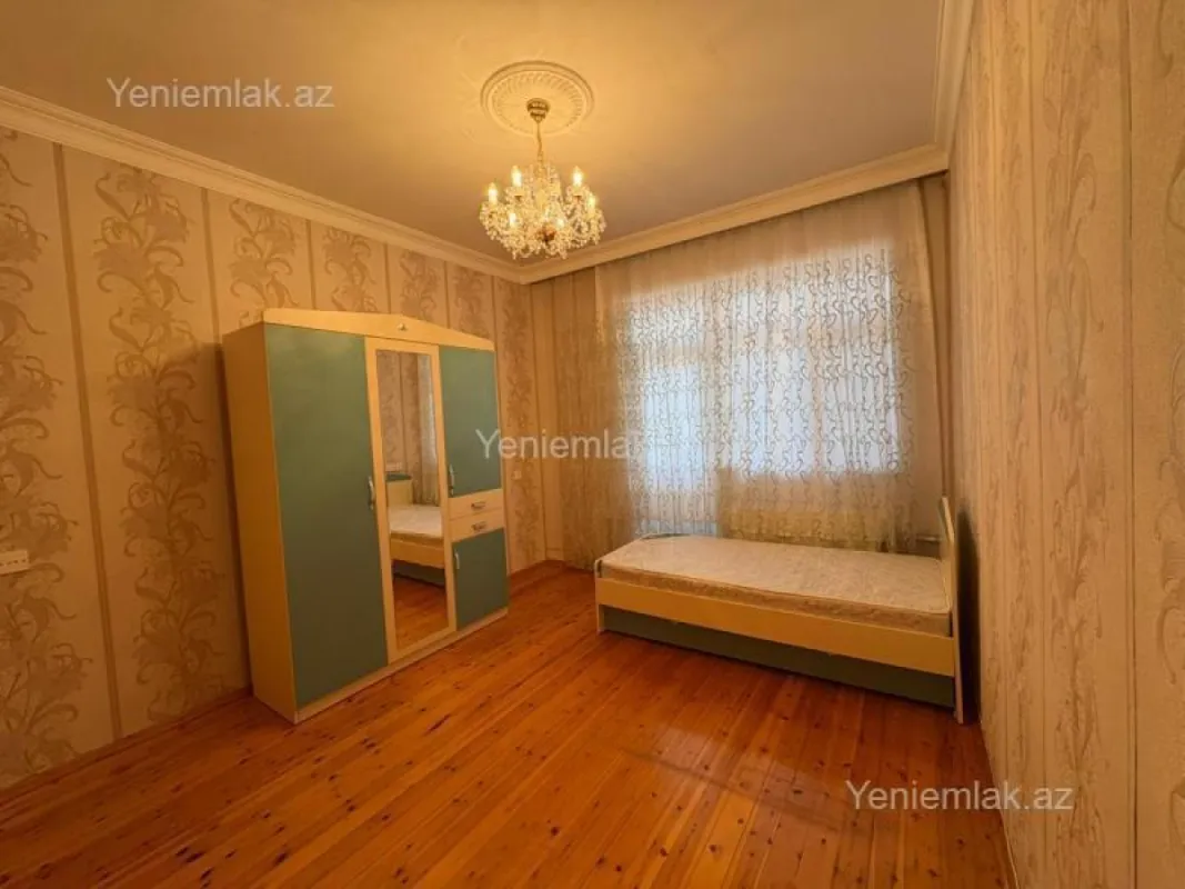 Satılır 5 otaqlı həyət evi 280 m²