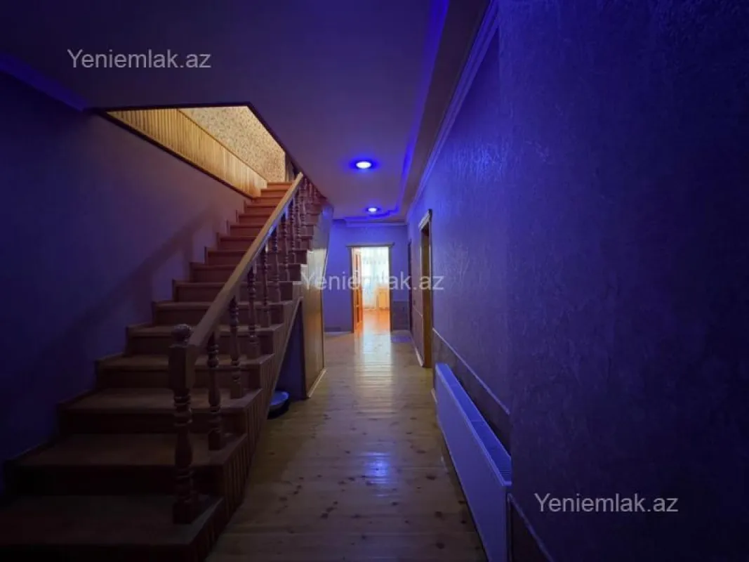 Satılır 5 otaqlı həyət evi 280 m²
