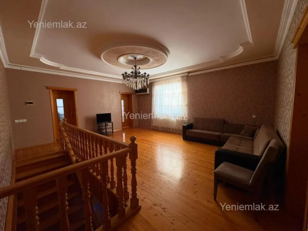 Satılır 5 otaqlı həyət evi 280 m²