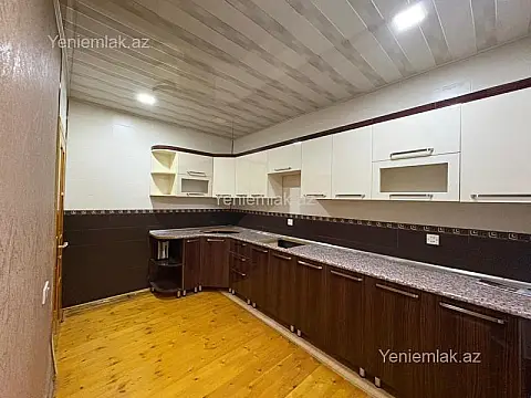 Satılır 5 otaqlı həyət evi 280 m²