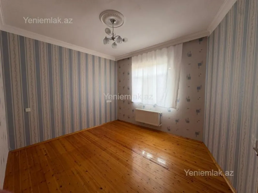 Satılır 5 otaqlı həyət evi 280 m²