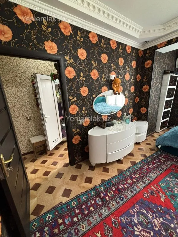 Satılır 2 otaqlı köhnə tikili 56 m²