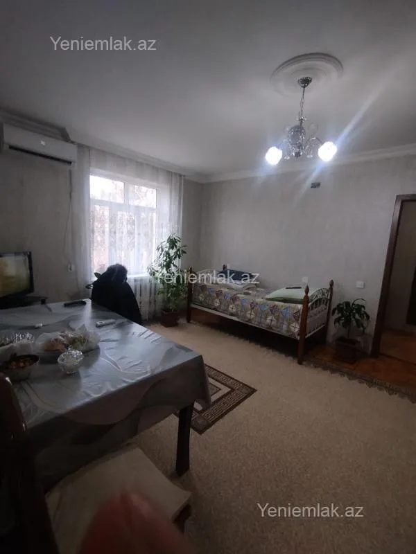Satılır 2 otaqlı köhnə tikili 50 m²