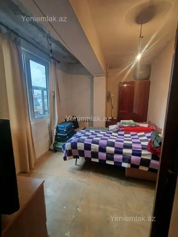 Satılır 2 otaqlı köhnə tikili 50 m²