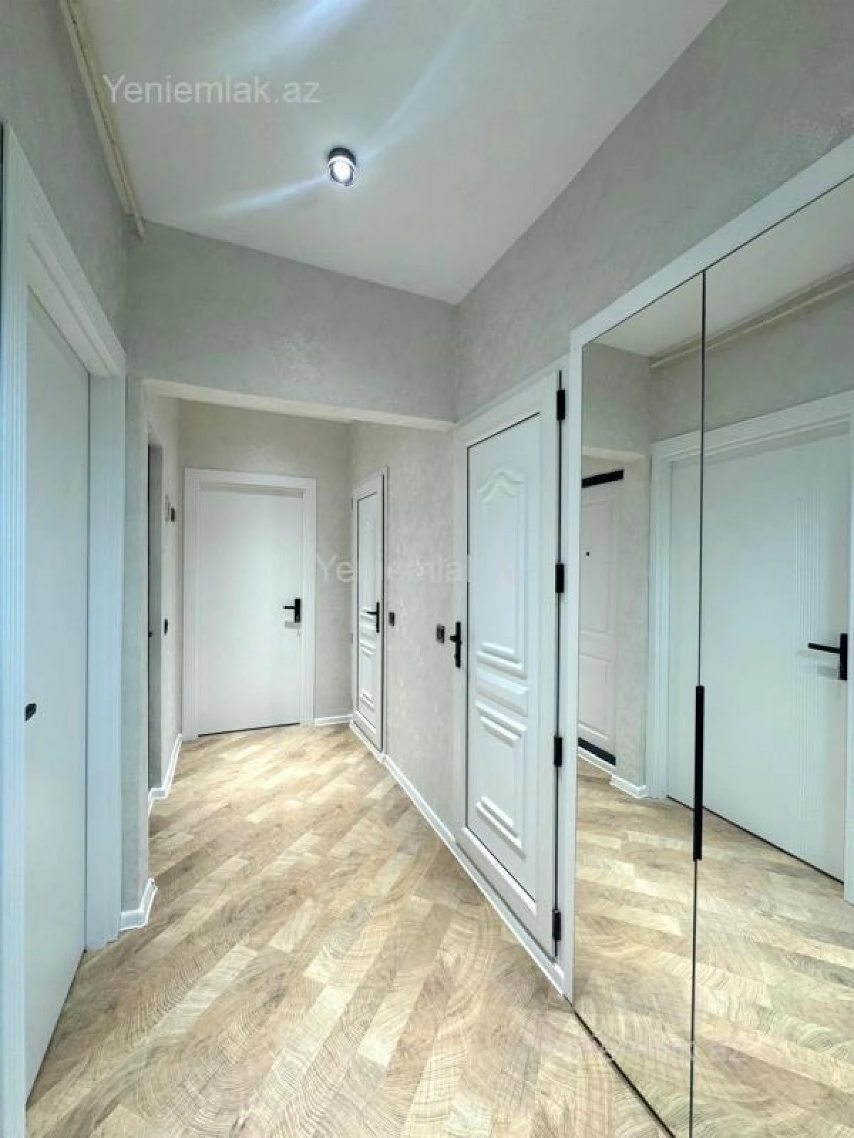 Satılır 2 otaqlı köhnə tikili 65 m²