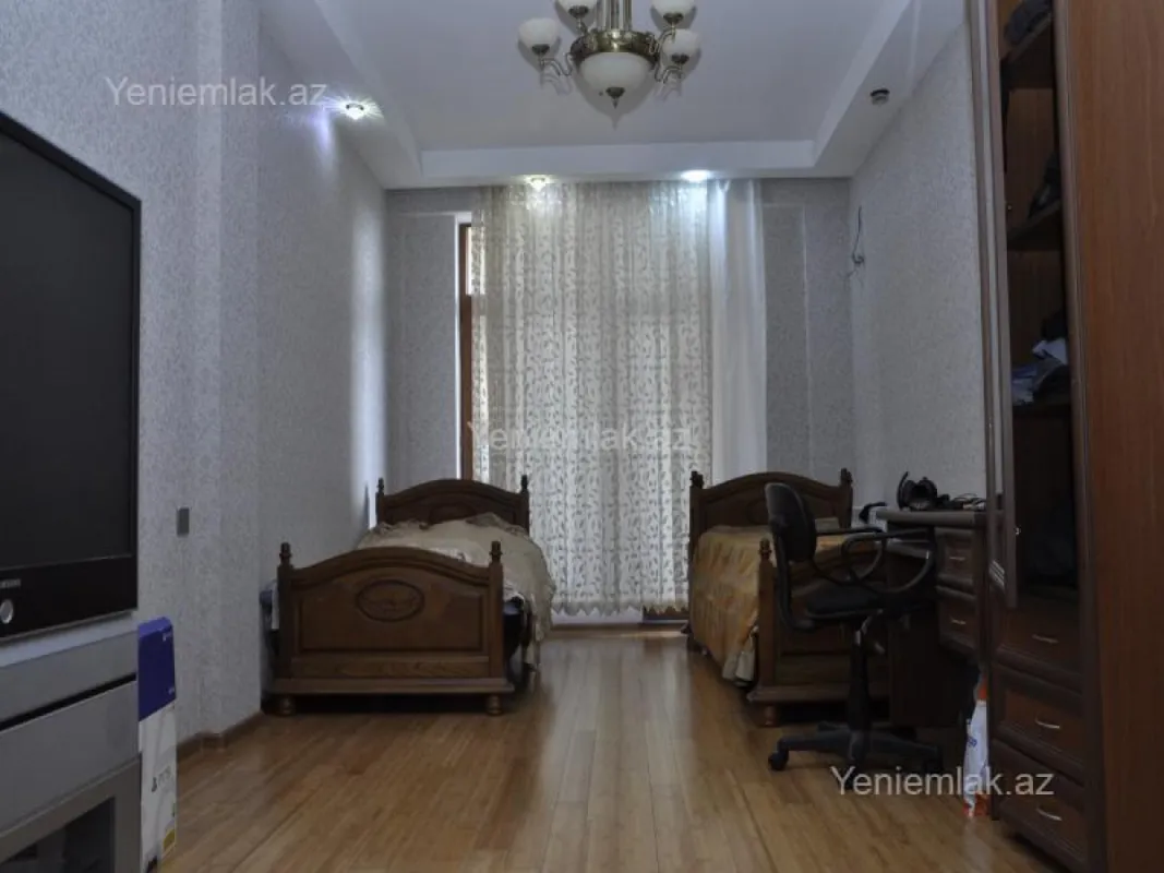 Satılır 4 otaqlı yeni tikili 195 m²
