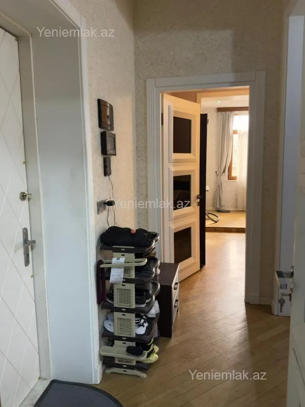 Satılır 3 otaqlı köhnə tikili 77 m²
