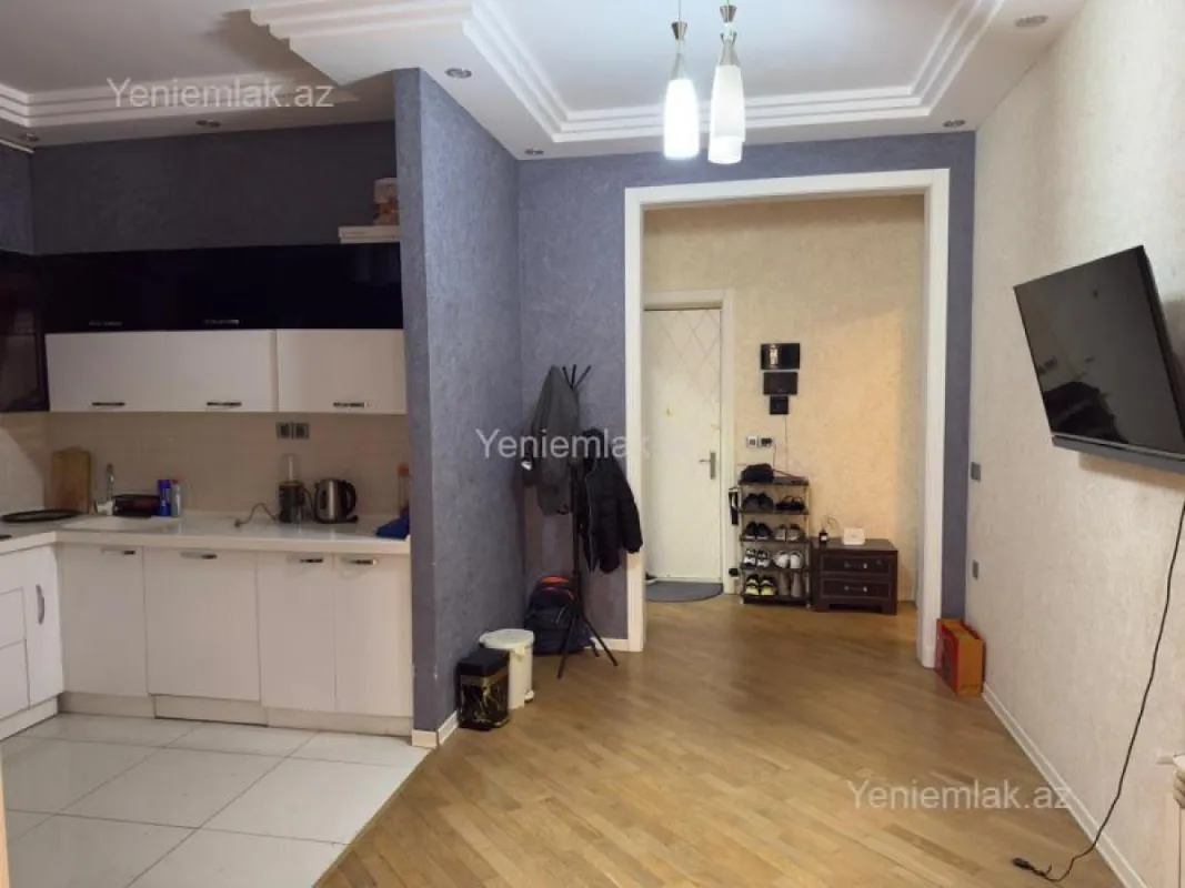 Satılır 3 otaqlı köhnə tikili 77 m²