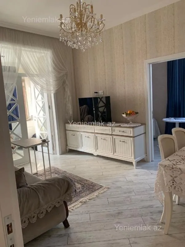 Satılır 2 otaqlı köhnə tikili 65 m²